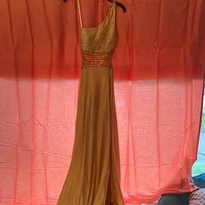 Gold, one shoulder prom dress.